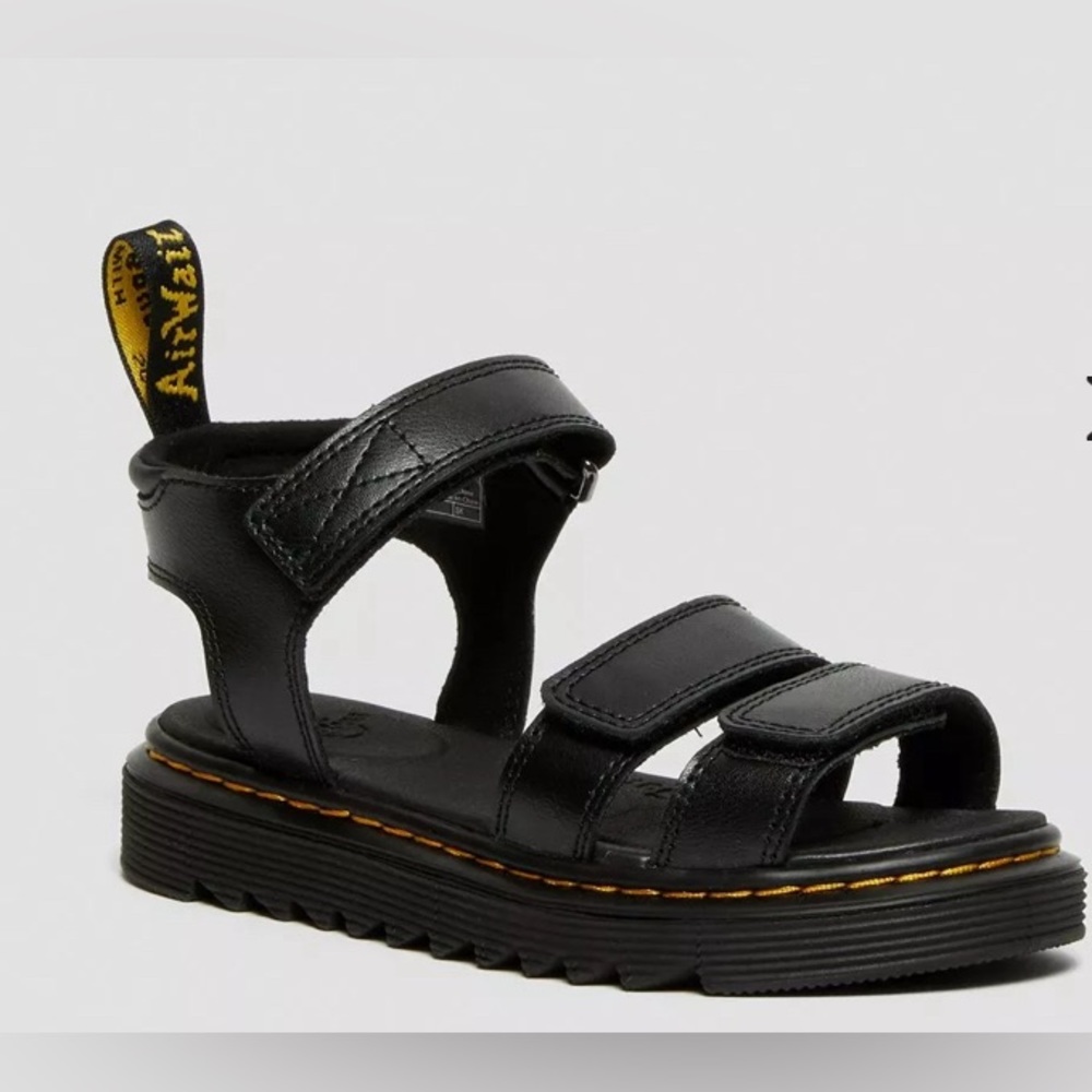 NWOT Dr Martens kids sandals